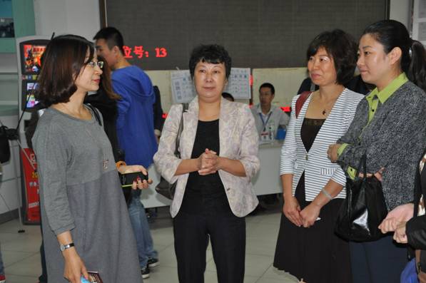 qmh官网成功举办2013年秋季毕业生大型专场招聘会