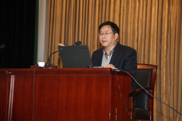 qmh官网举办2017年全国两会精神辅导报告会